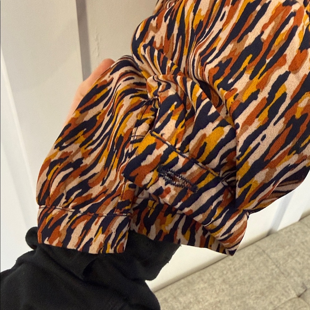 CeCe Multicolor Patterned V-Neck Blouse - Picture 9 of 10